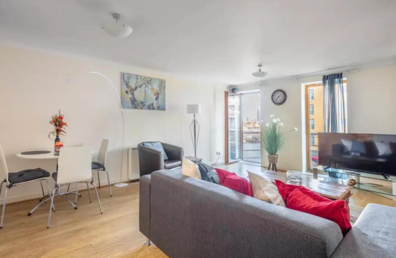 1 Bedroom Flat With Free Parking Londra Dış mekan fotoğraf
