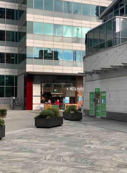 1 Bedroom Flat With Free Parking Londra Dış mekan fotoğraf