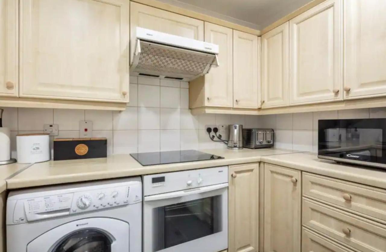 1 Bedroom Flat With Free Parking Londra Dış mekan fotoğraf