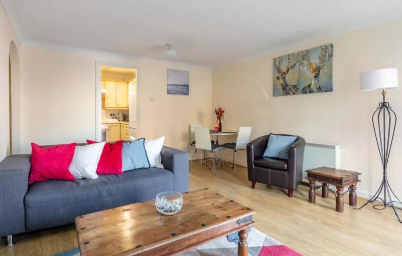 1 Bedroom Flat With Free Parking Londra Dış mekan fotoğraf
