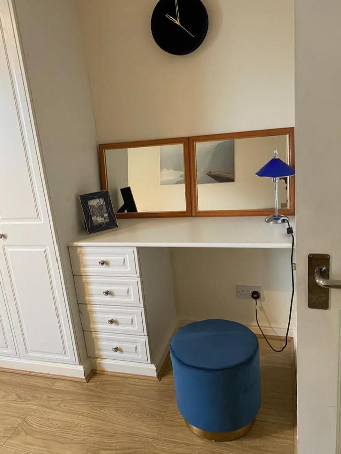 1 Bedroom Flat With Free Parking Londra Dış mekan fotoğraf